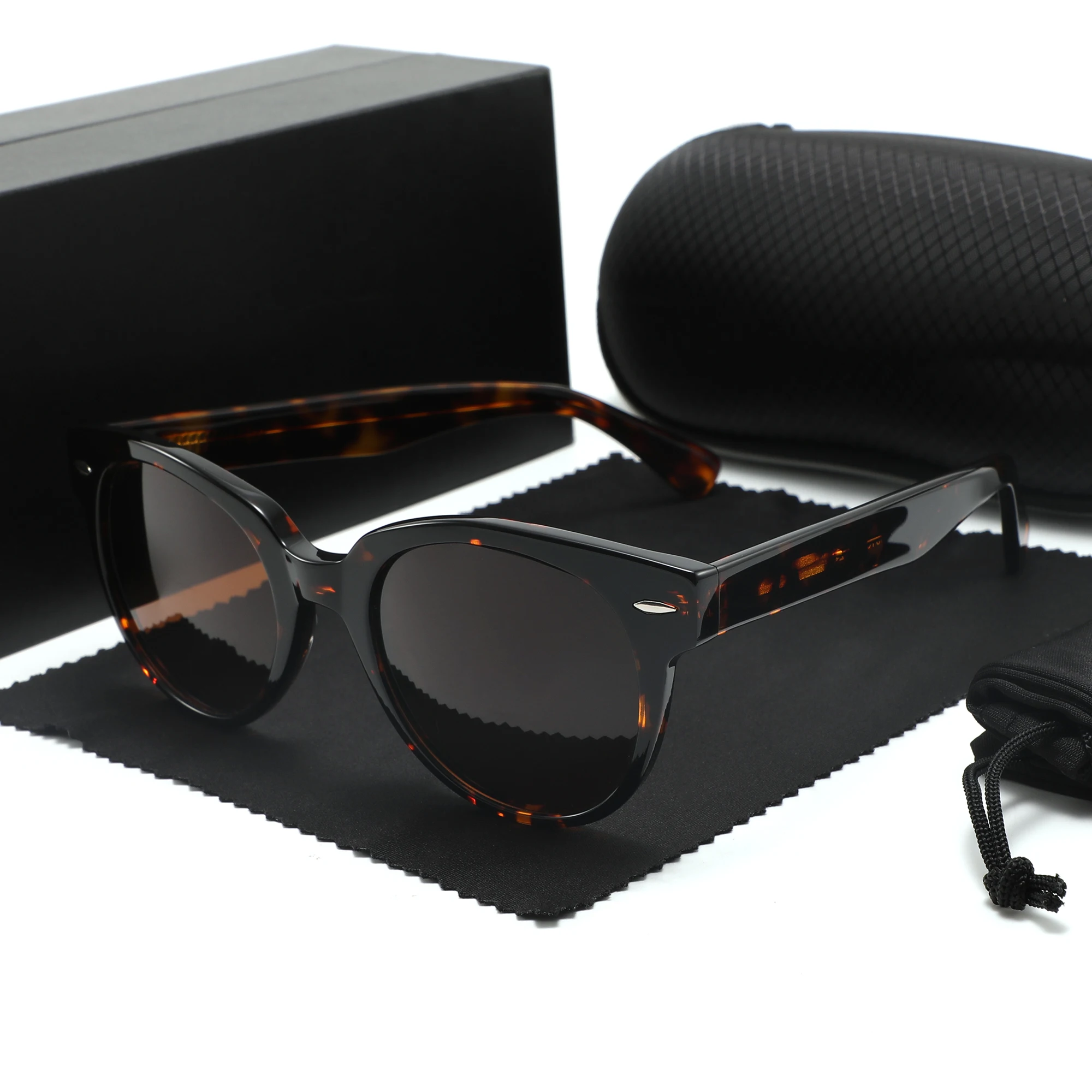 Luxury Sexy Women Designer gafas de sol Sun Glasses fashion trendy UV400 Square Fashion Sunglasses Unisex