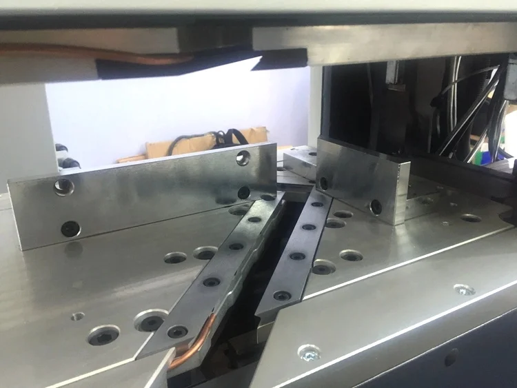 Chinese Factories Upvc Pvc Profiles Welding Equipment Window Door Making Machine