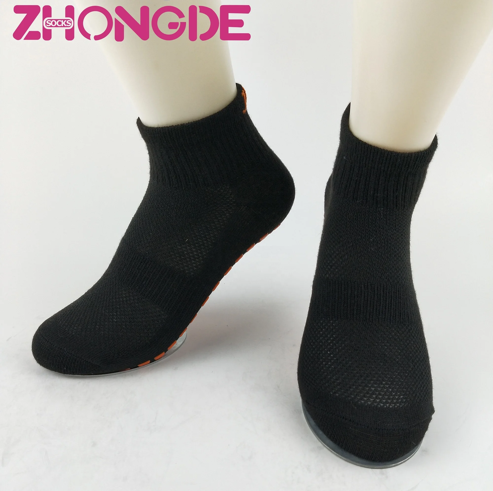Bulk anti slip sports trampoline socks men women socks OEM design factory in Foshan
