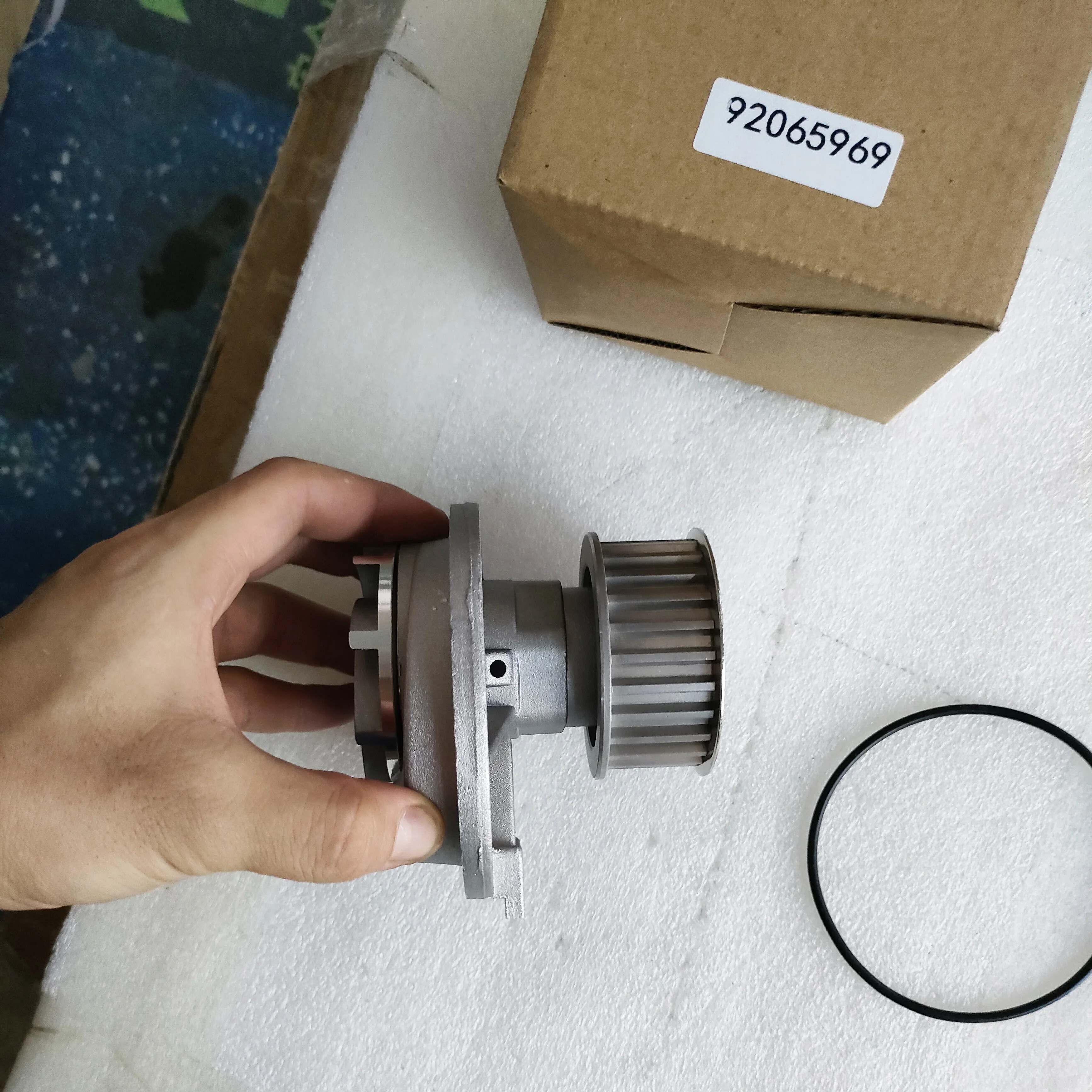 Water Pump For Chevrolet Epica Lacetti Daewoo Evanda OPEL Astra 92065969 1334137