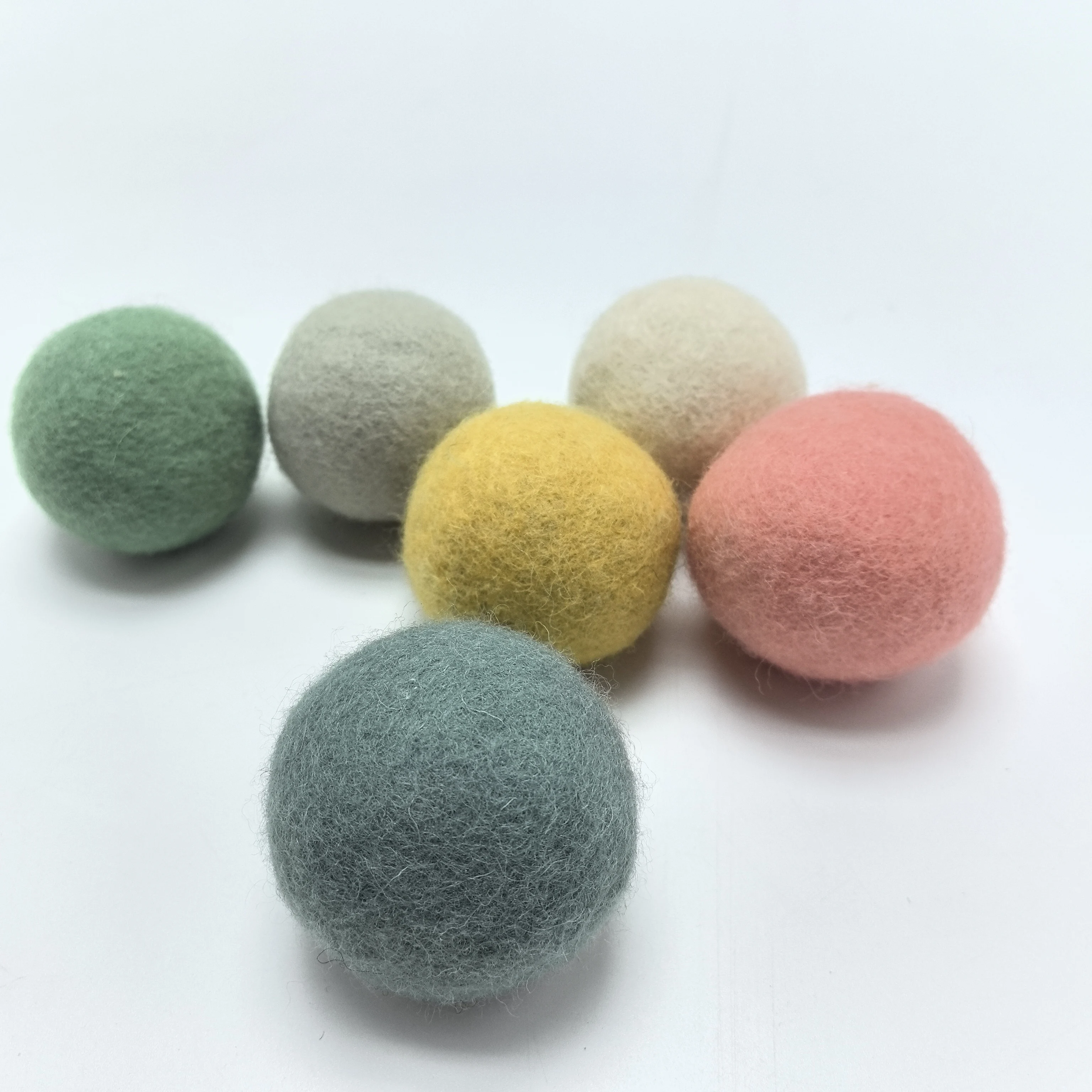 2024 Hot seller products laundry products organic merino hand made wool felt dryer balls