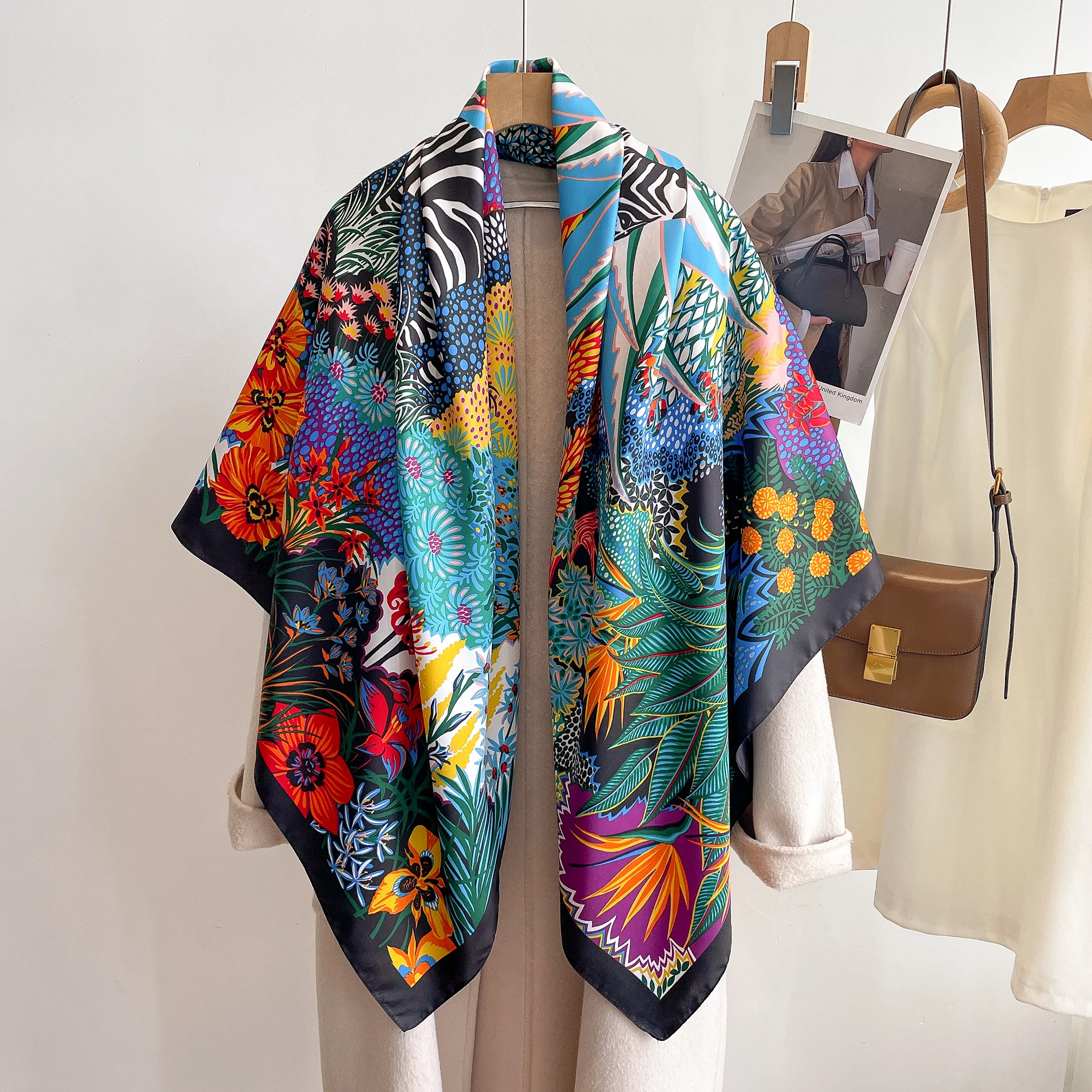 Wholesale Large Square 130*130CM Foulard Luxury Printed Women Twill Silk Square Scarf   for women stylish Shawl