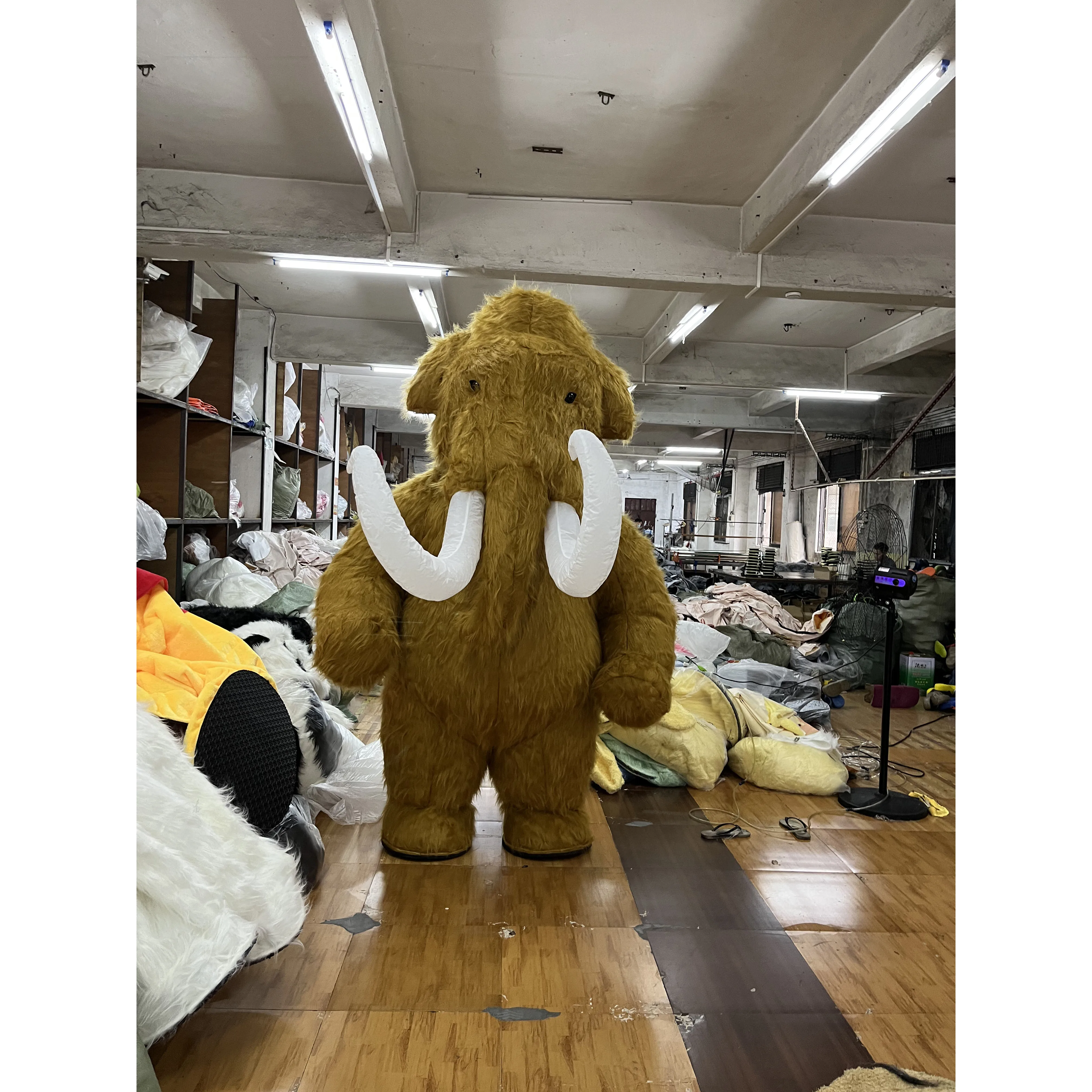 Animal Carnival Dress Suit Fur Elephant Costume Inflatable Mascot Costume for Adult Halloween Plush Furry Mammoth