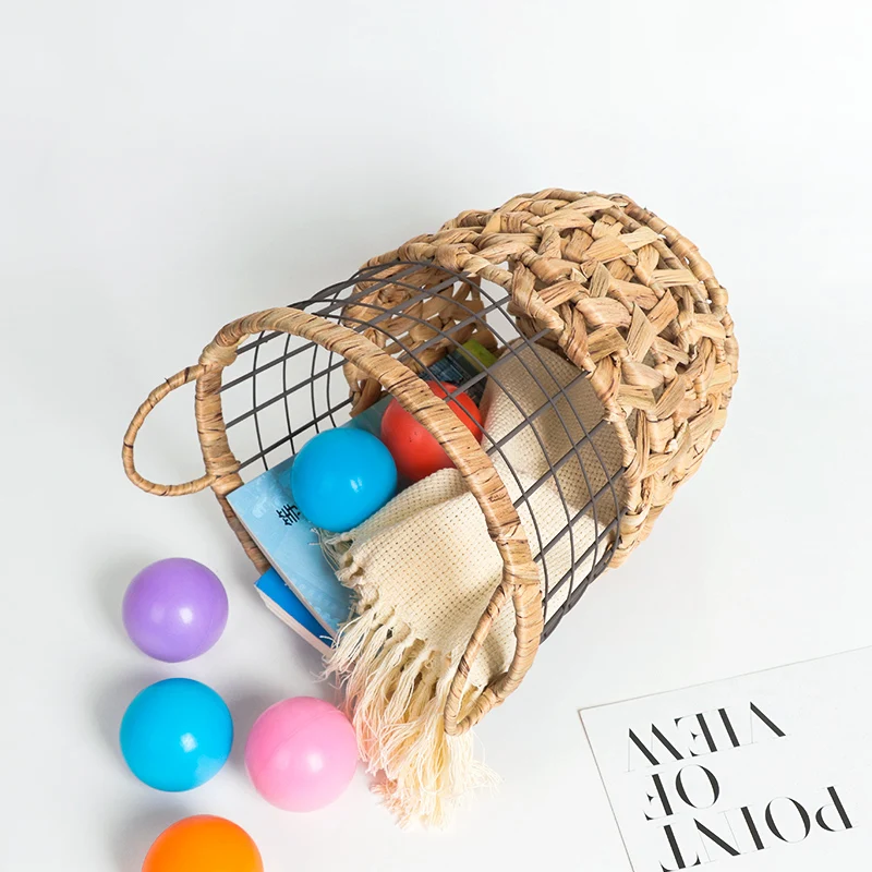 Handmade woven round seagrass storage basket with handle wicker woven basket water hyacinth storage basket