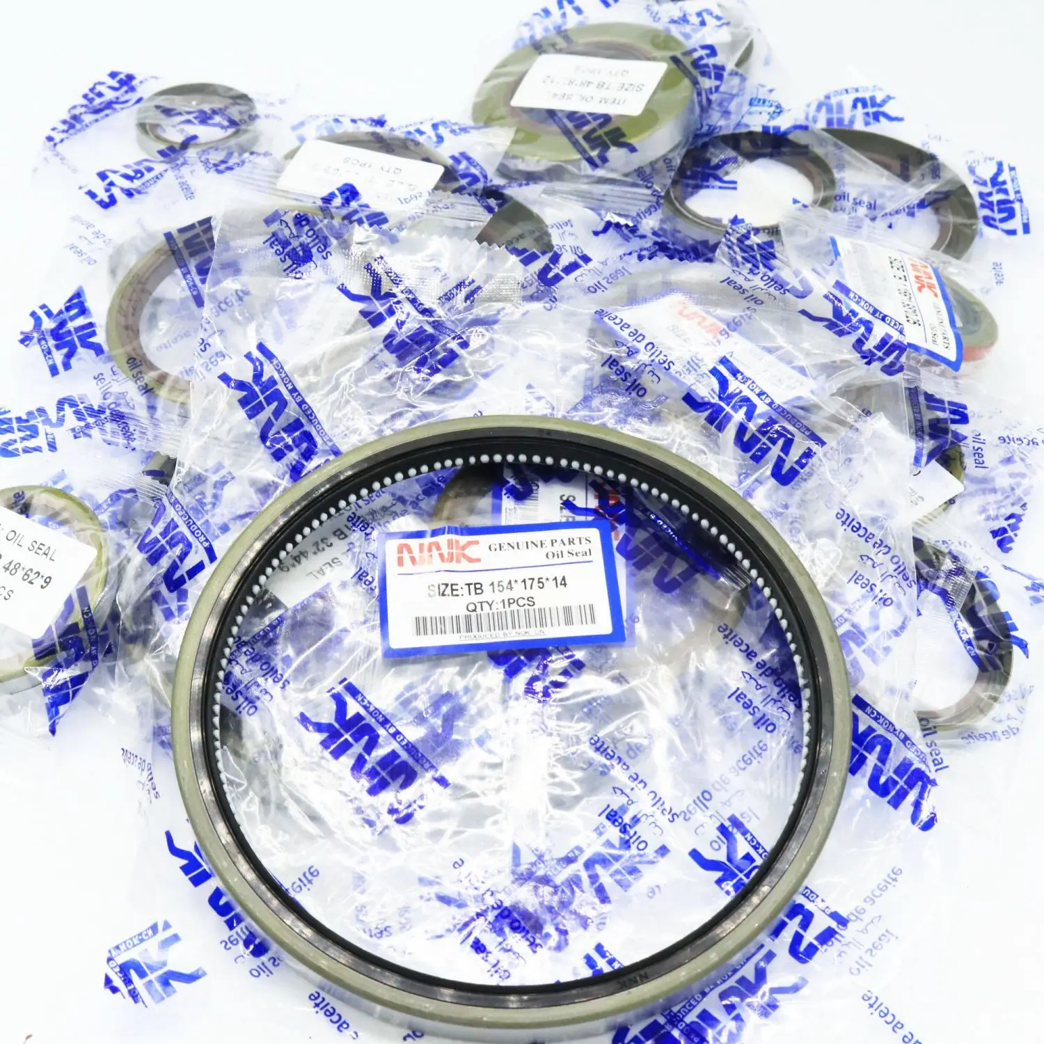 NNK 154*175*14 Rear Wheel Hub Inner Seal OEM 43090-90060 Rubber Shaft Oil Seal for Hino Truck