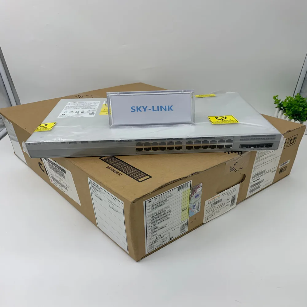 Brand new 9200 series 24 ports Network Essentials Switch C9200L-24T-4X-E stock on sale