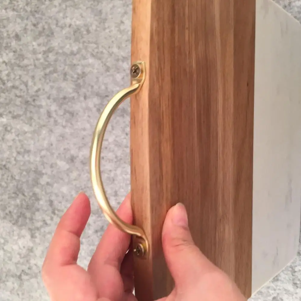 Оптовая продажа, очень популярная Мраморная и деревянная доска с металлической ручкой