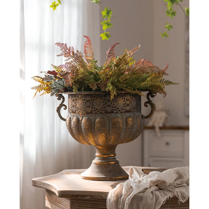 Retro Decorative Garden and Home French Antique Roman Style Metal Distressed Vase Cast Iron Flower Pot
