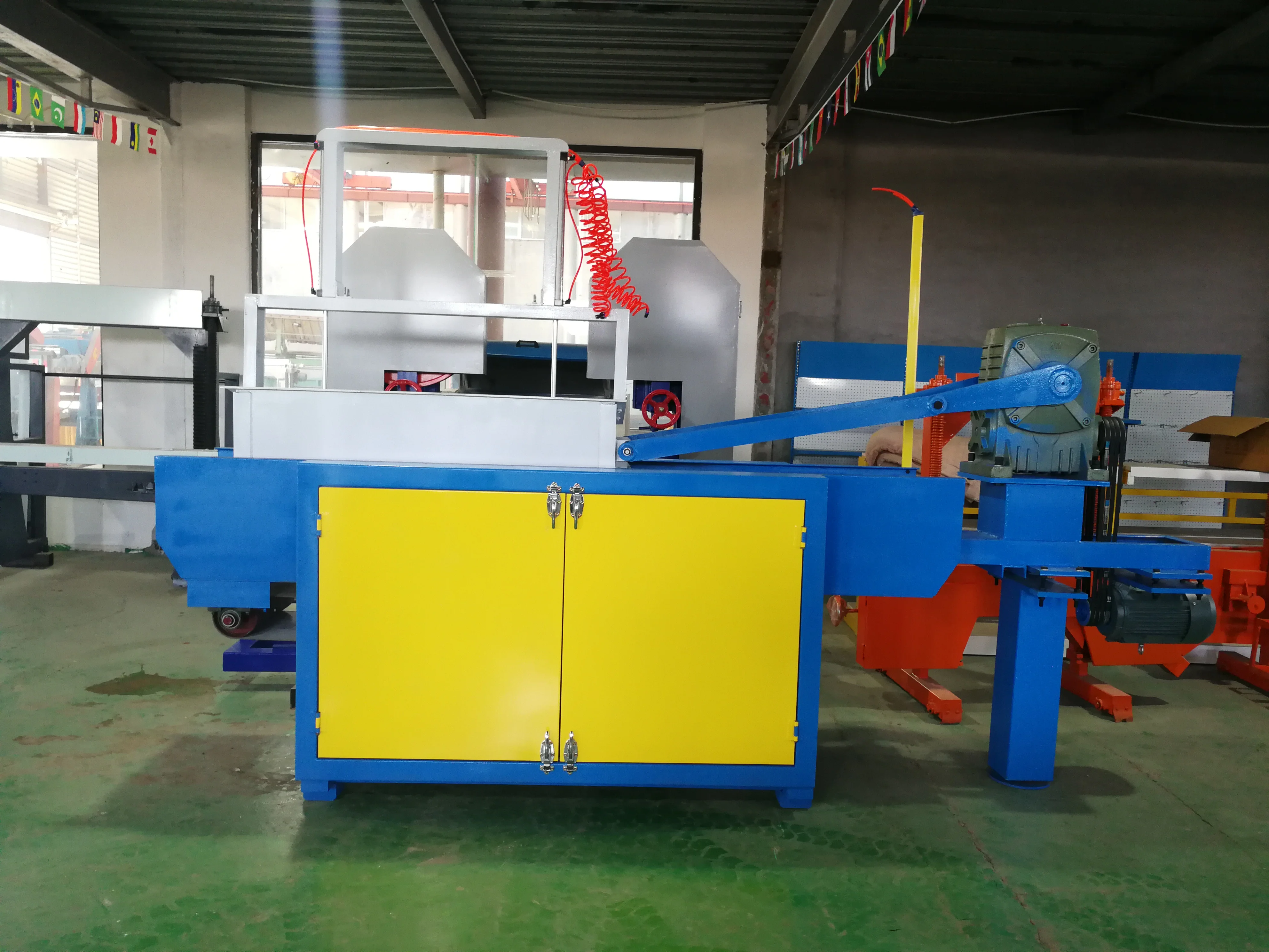 
wood shaving machine wood shavings processed machine for animal beedding 