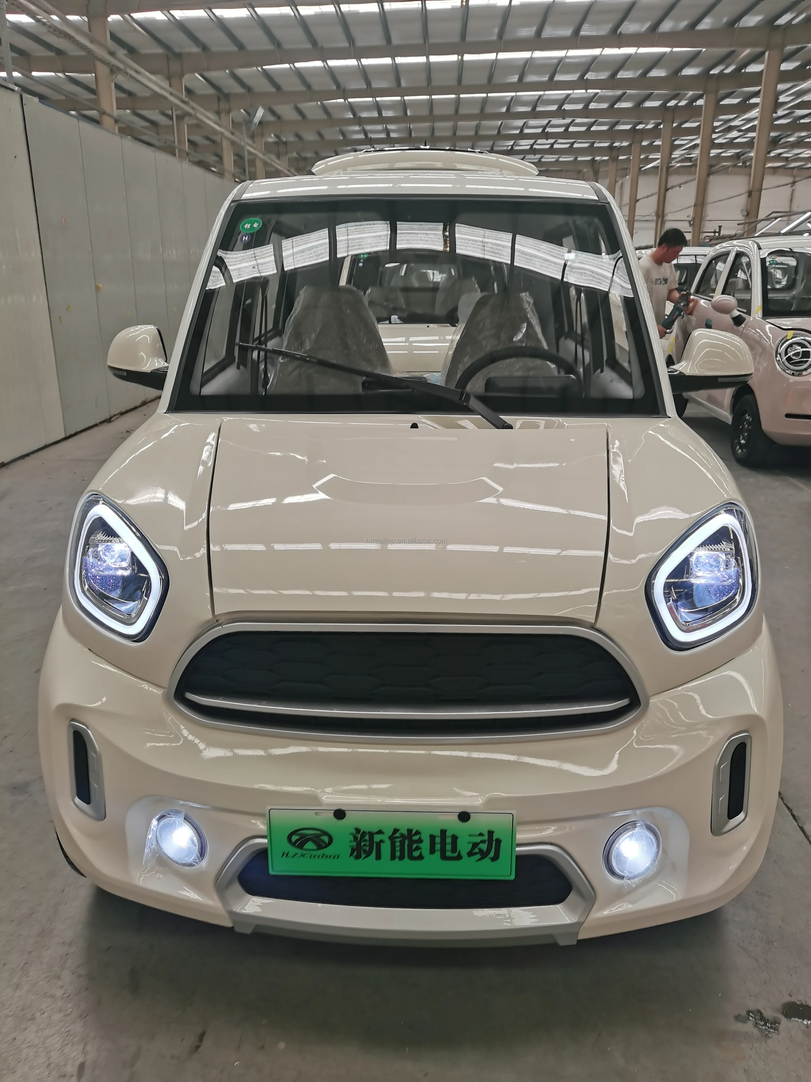 EV New Electric Family Car 160KM Range 50KW Total Motor Power