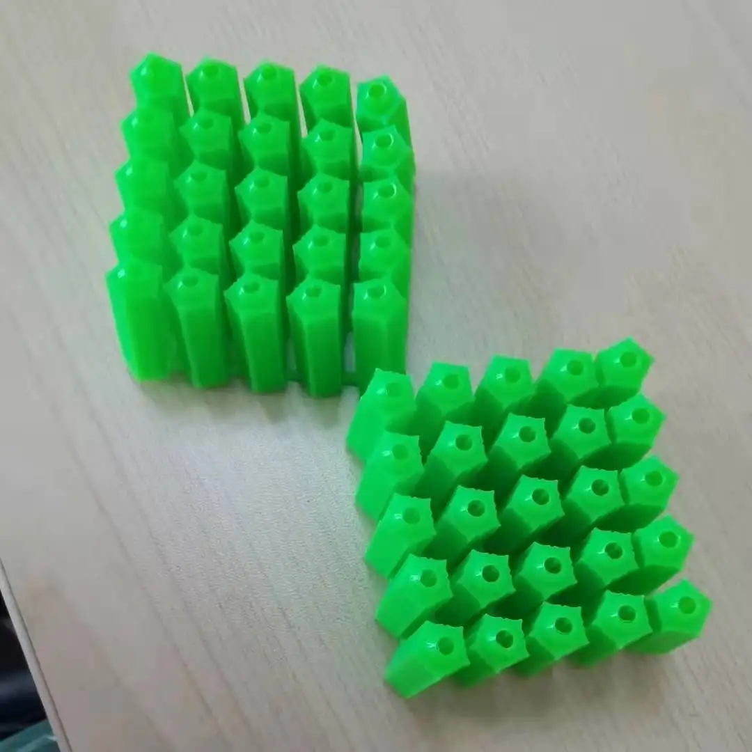 Green plastic expansion tube 6mm expansion plug M6 wall plug Rubber plug with plastic expansion screws
