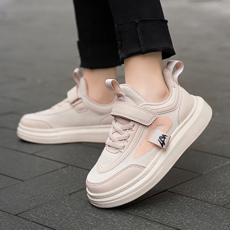 2022 Custom Kids Comfortable Flat Casual Sports Shoes Mesh Breathable Children Black White School Shoes Junior Girl Boy Sneakers