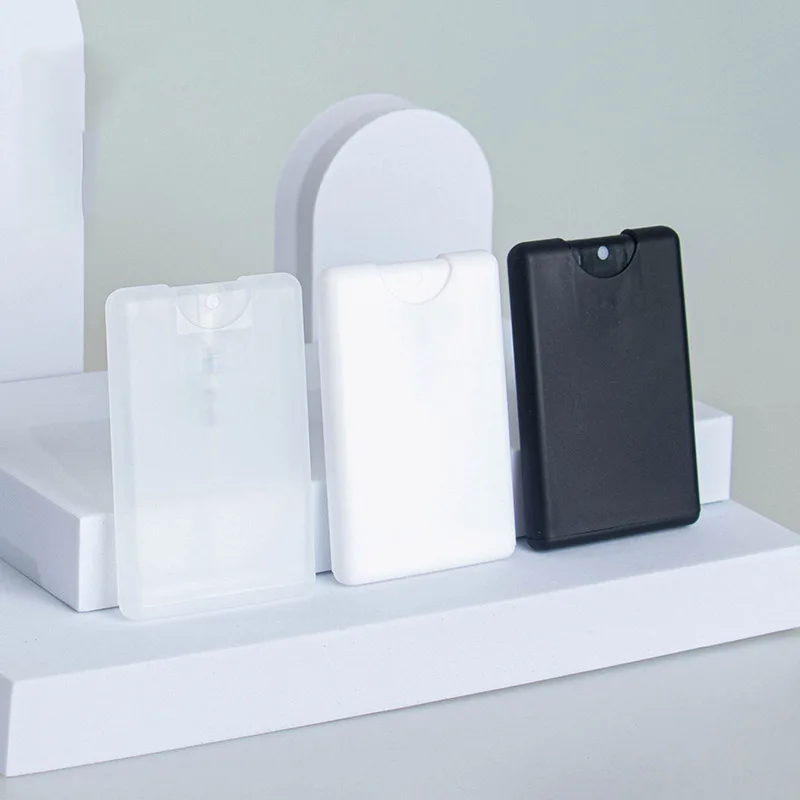 Бесплатный образец пустая квадратная карманная бутылка-распылитель 20 мл прозрачный белый черный дезинфицирующий средство для рук пластиковая парфюмерная духов