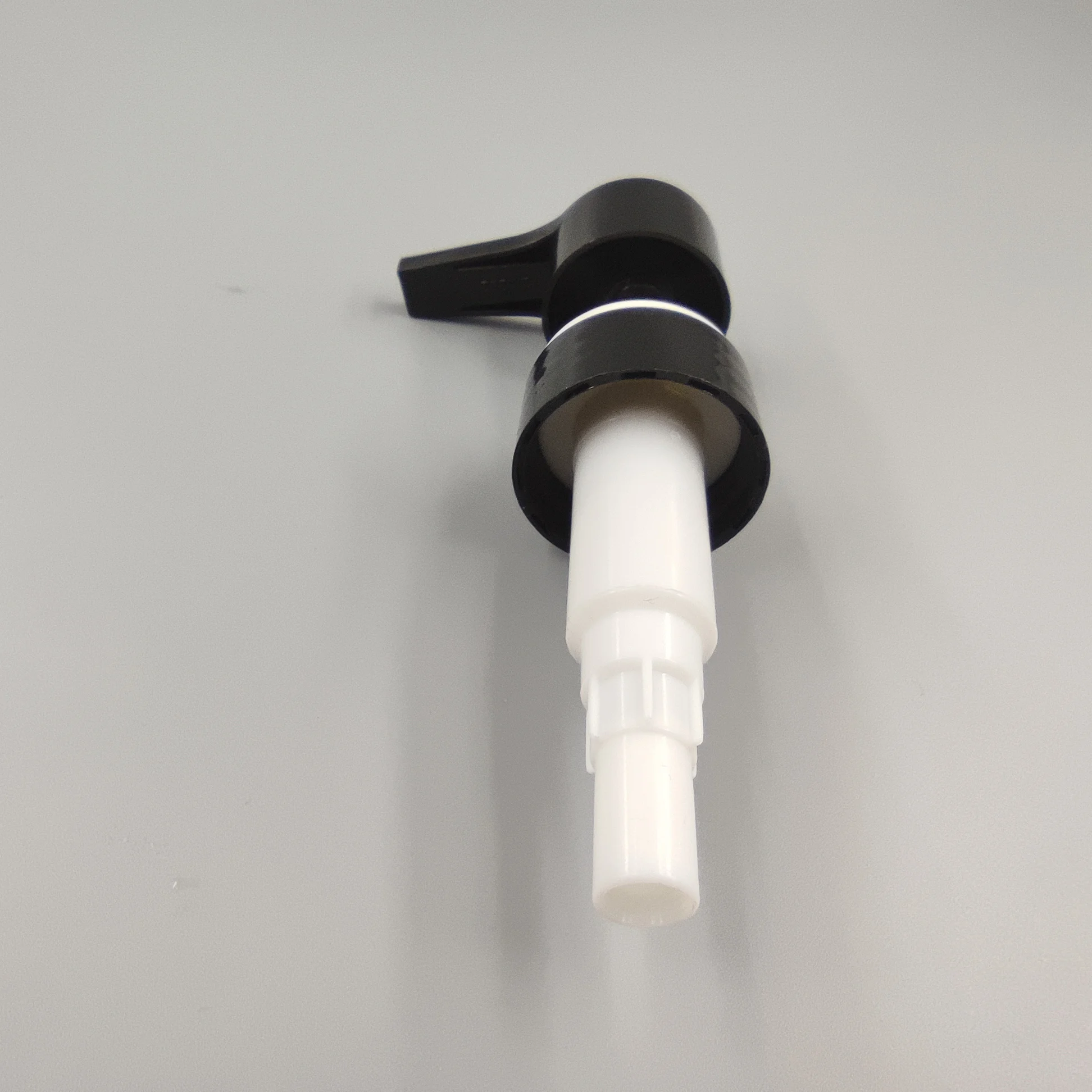 33mm Plastic Glass PP Cosmetic Containers with Lock down Pump cream for Lotion Tubes for Spring Season