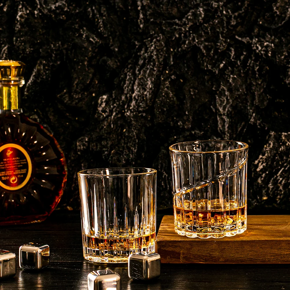 Free Sample Old Fashioned Crystal Whiskey Glasses Luxury Lead-Free Rotate Tumbler Whiskey Glass