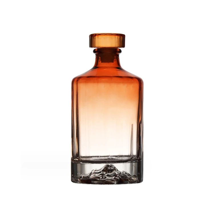 Custom Mountain Base Wine Bottles 500ml 250ml Whisky Brandy Rum Glass Bottle Liquor Spirits Glass Bottle For Vodka Gin Whiskey