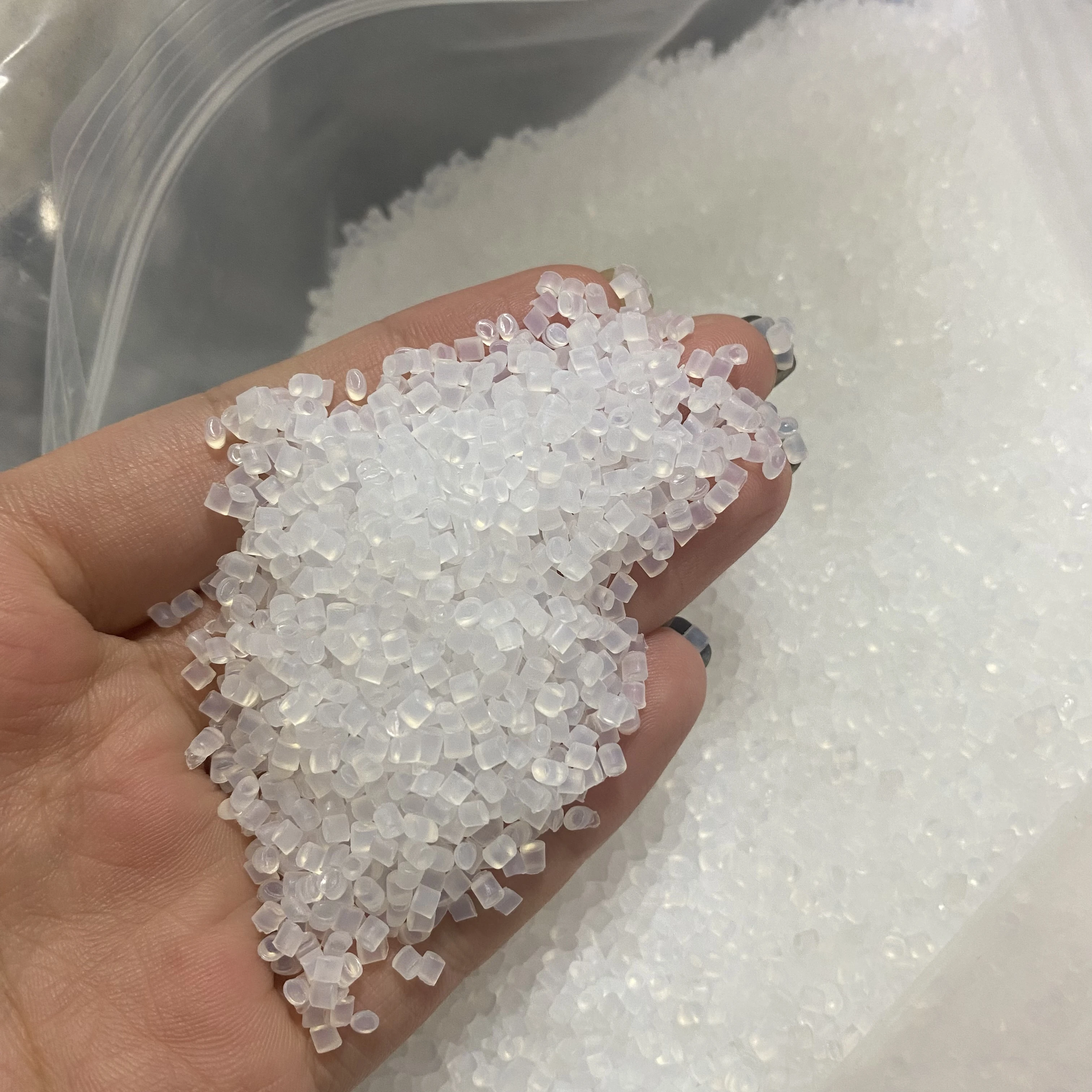 Virgin Nylon Polyamide Resin  PA66 pellet made in China