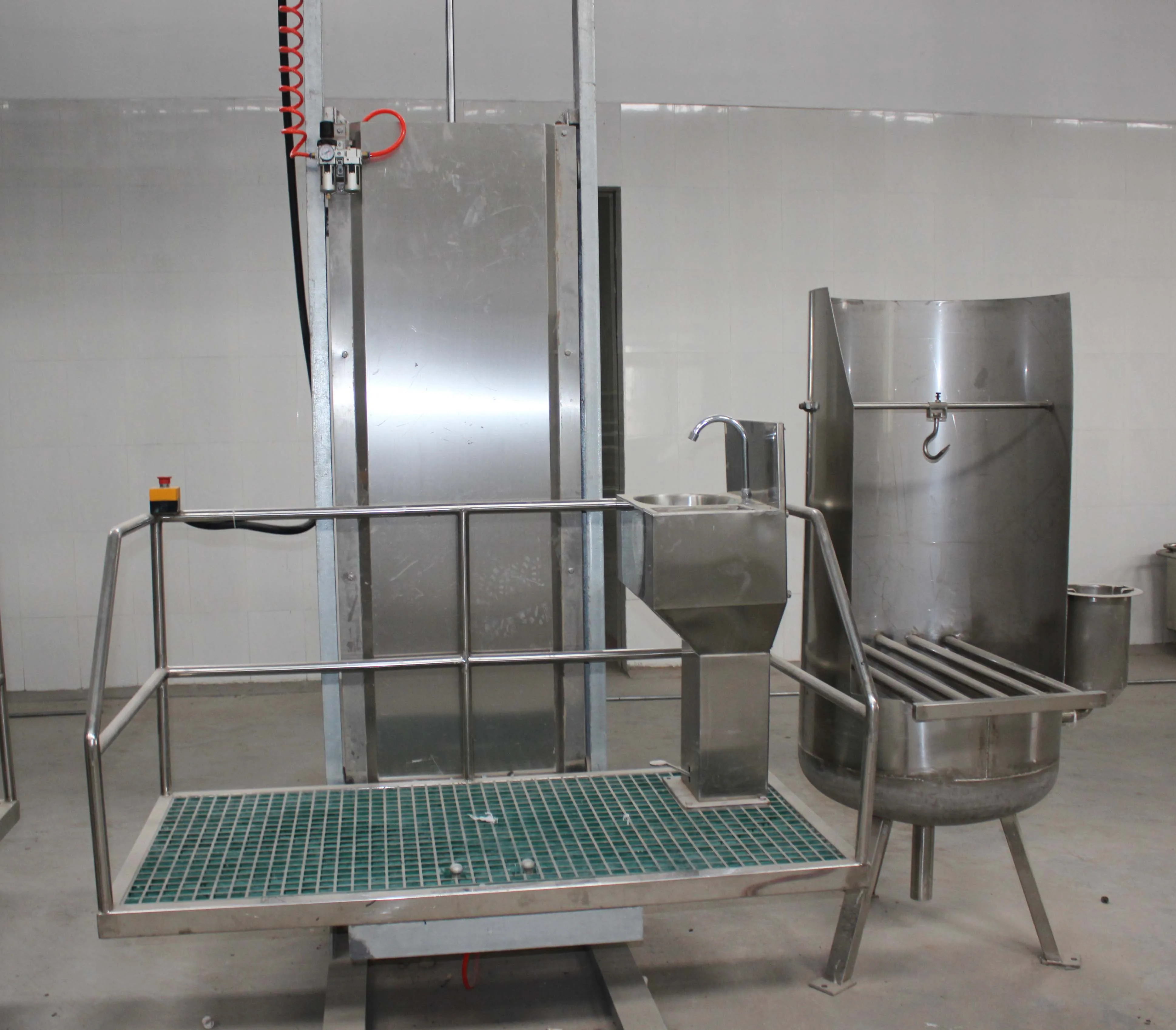 Agricultural Slaughtering Solution Cattle Head Cleaning Machine For Cow Slaughtering