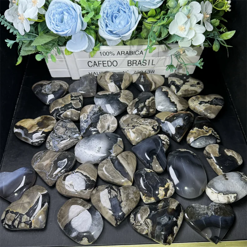 Natural Wholesale Price Crystal Worry Stone Volcanos Agate Heart Fluorescence Agate  For Healing