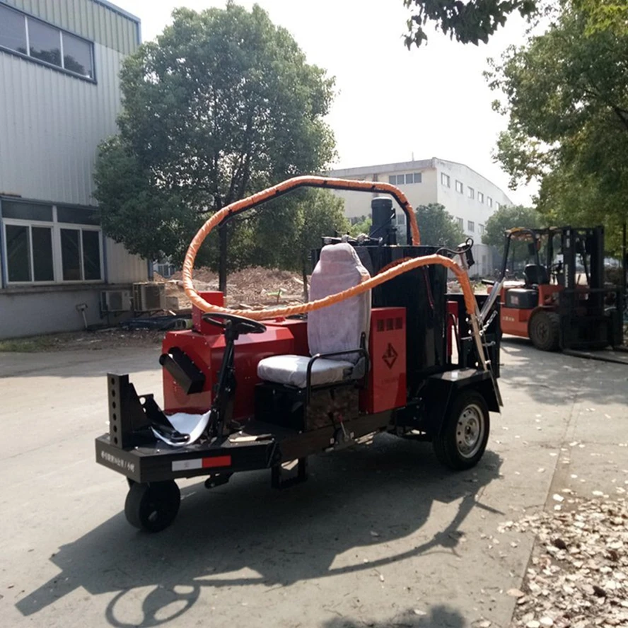 350 Liter  Drive type asphalt sealer for pavement road crack filling