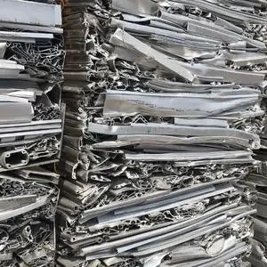 Экструдированный алюминиевый лом продается по оптимальной цене качество до стандарта минимальное количество заказа 25 тонн