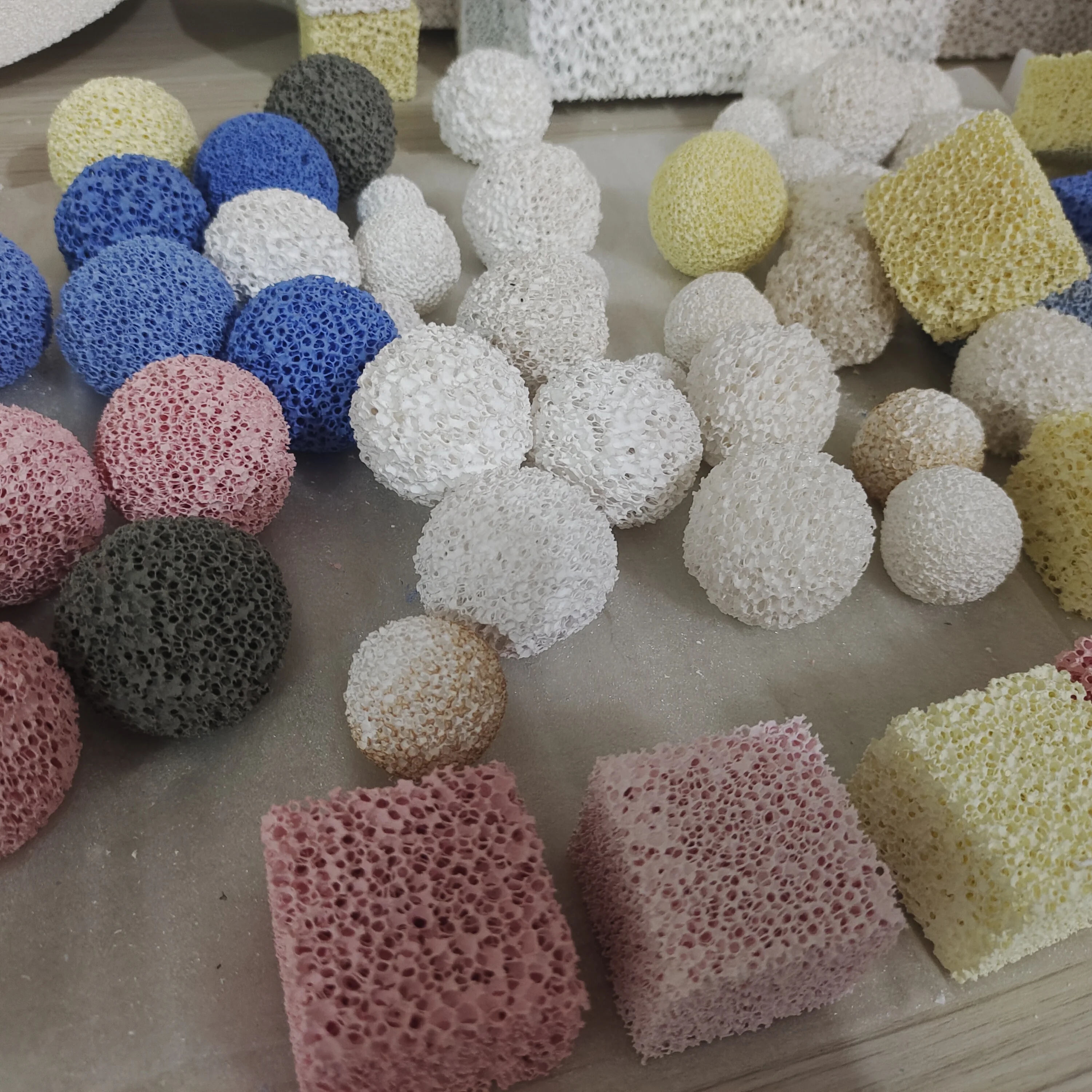 Silicon Carbide Alumina Zirconia Zr Ceramic Foam Filters Porous Ceramic Filter Foam for Casting