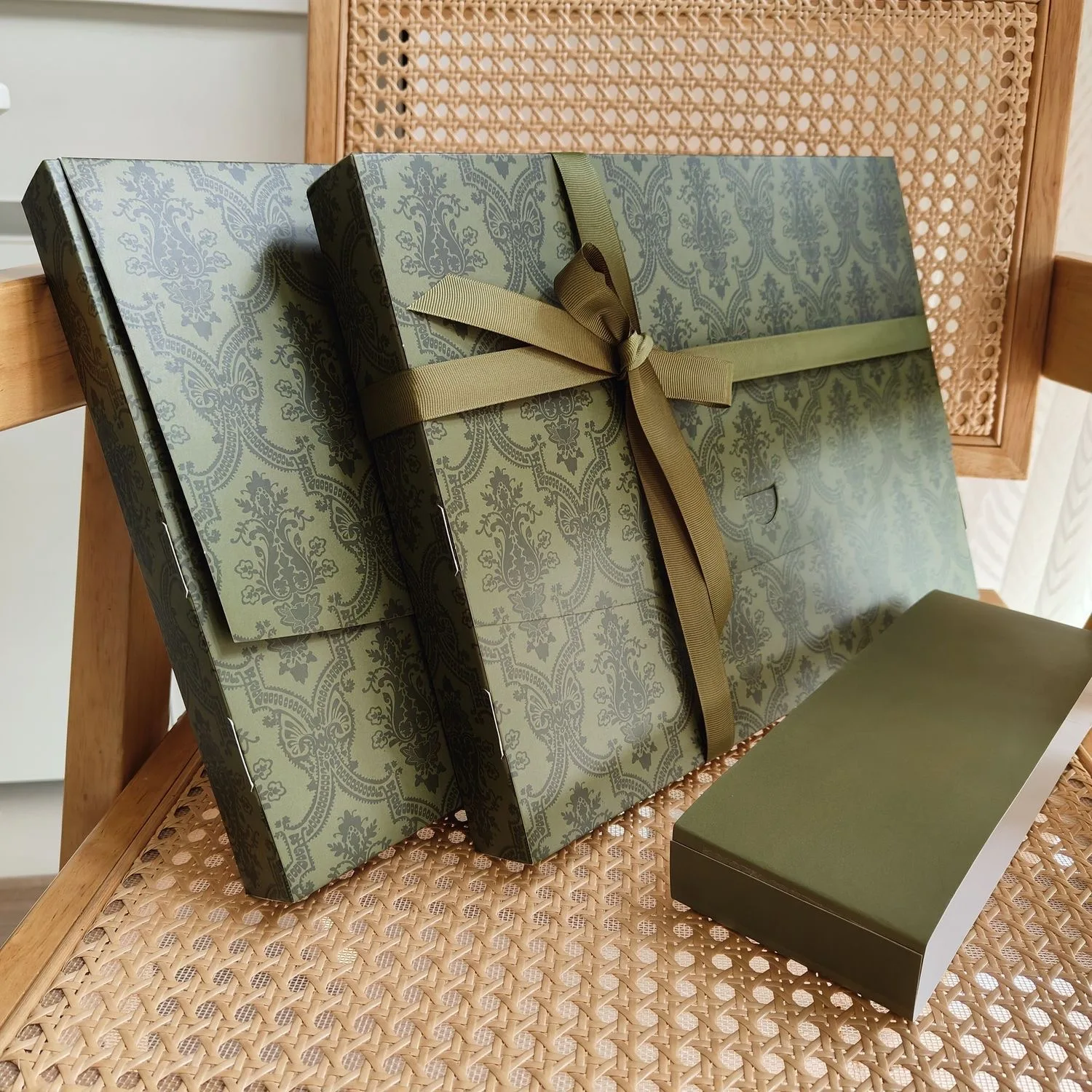 Large Corrugated Board Pajamas Gift Packaging Express Shipping Express Delivery Mailer Box Usage for Cloth