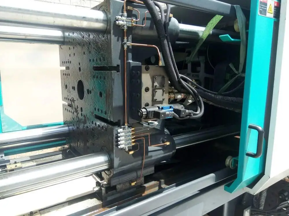 China Wholesale Custom Metal Pin Badges Button Badge Making Machine Button Maker