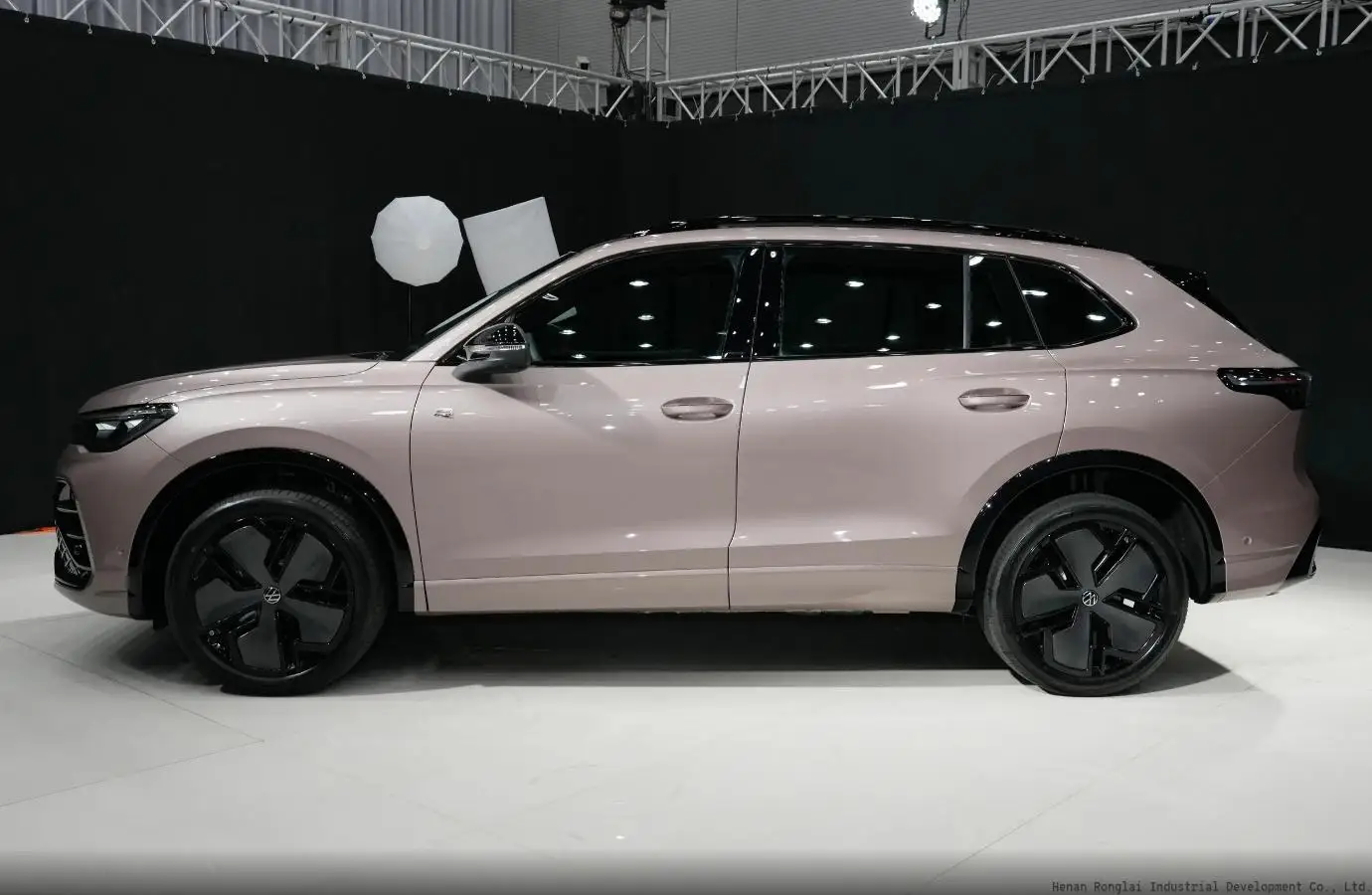 Tiguan L внедорожник с 2 0 т 186 л.с. 2791 мм Колесная база 5-дверный 5/7 бензиновый автомобиль