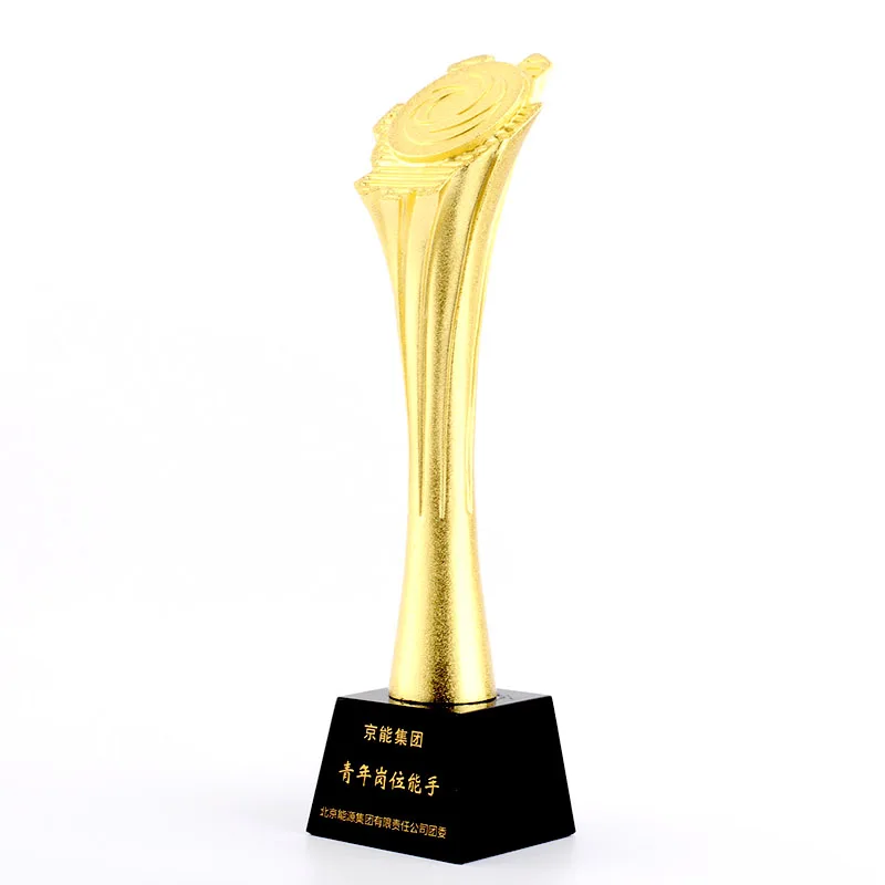 Wholesale factory custom metal crafts sport football soccer world trophy cup