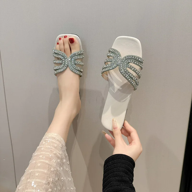 LM848X Foreign trade plus size slippers Women outside summer slippers New Fashionable Flat Slippers
