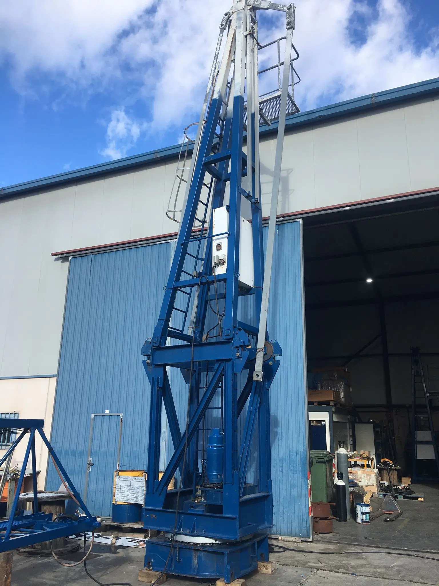 Hot Selling Used Tower Crane For Sale Comansa NT 45100  European 5 Tonne Scaffold Scaffolding Construction Machinery For Export