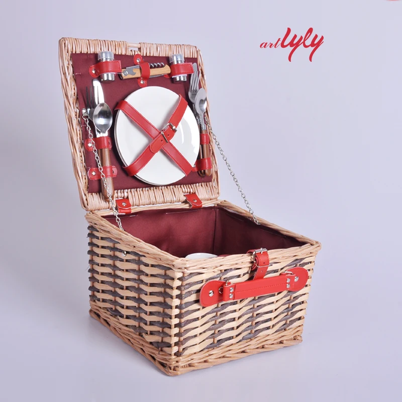 Wholesale Handmade Food Fruit And Vegetable Storage Woven Wood Wicker Willow Picnic Baskets For 4 Person