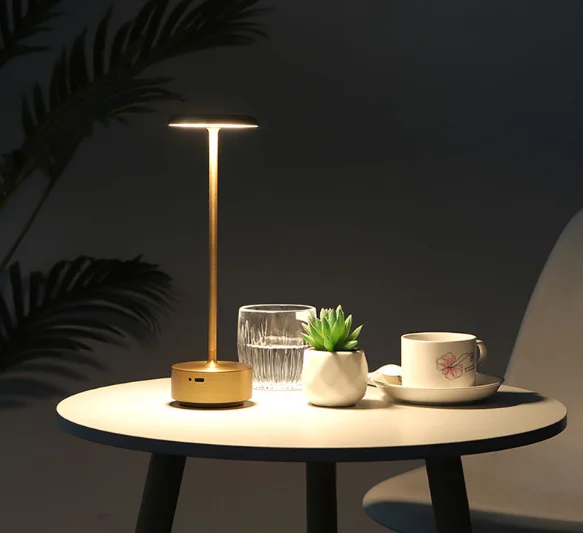 Nordic Luxury Aluminum Portable Rechargeable Battery Nightlight Led Cordless Decorative Table Lamp Cafe Hotel Simple for Bar 90