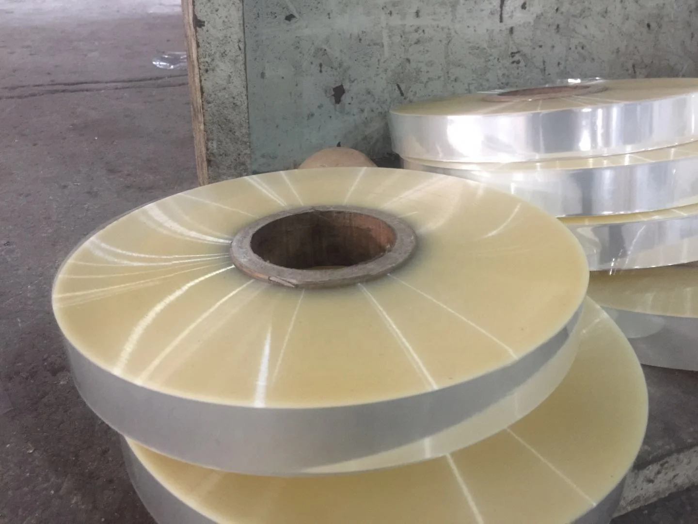 PLC Control Slitting Machine for BOPP Pet PVC PE Film