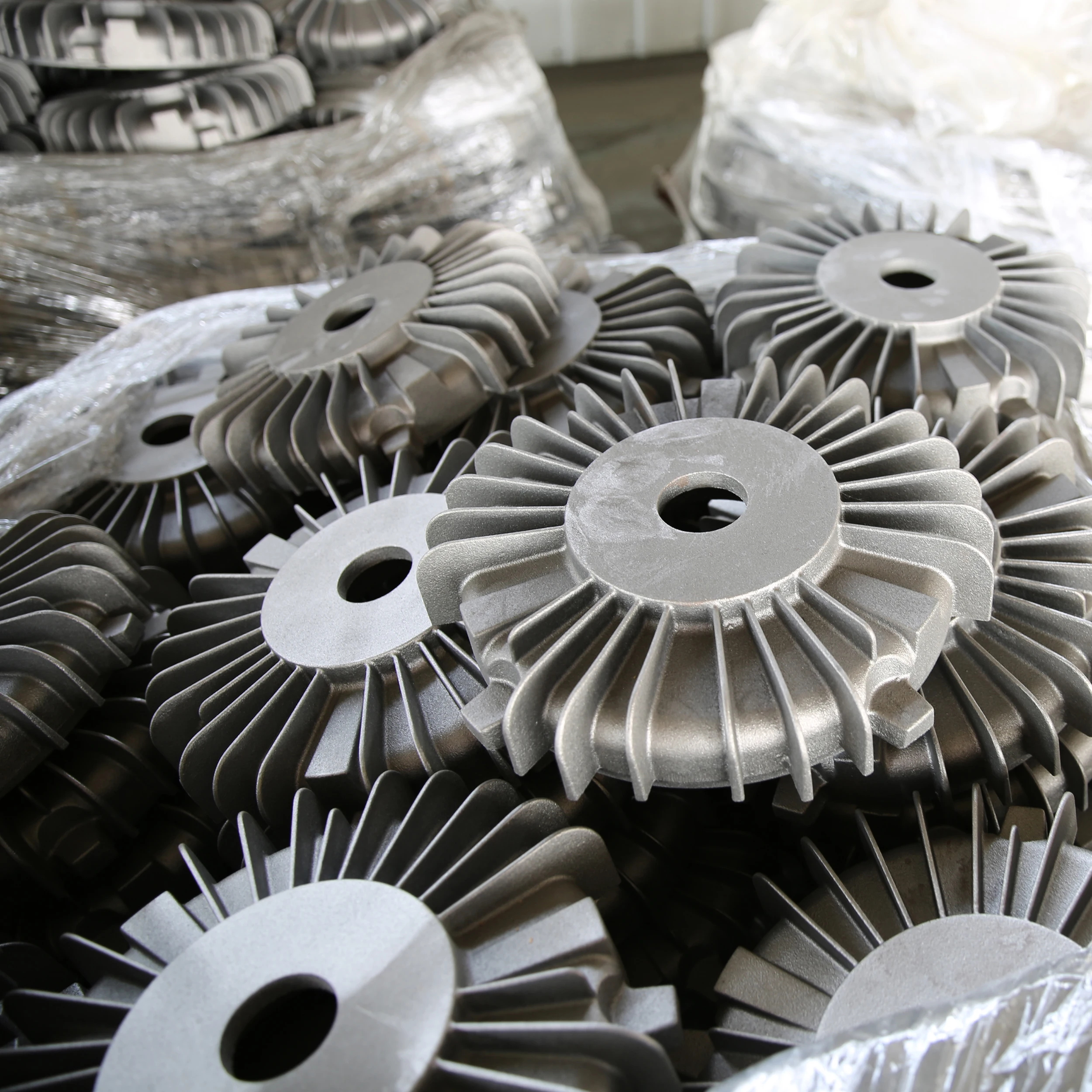 SPT customized sand casting factory price Forged steel cast steel cast iron bevel teeth plate Gear Wheels And Racks