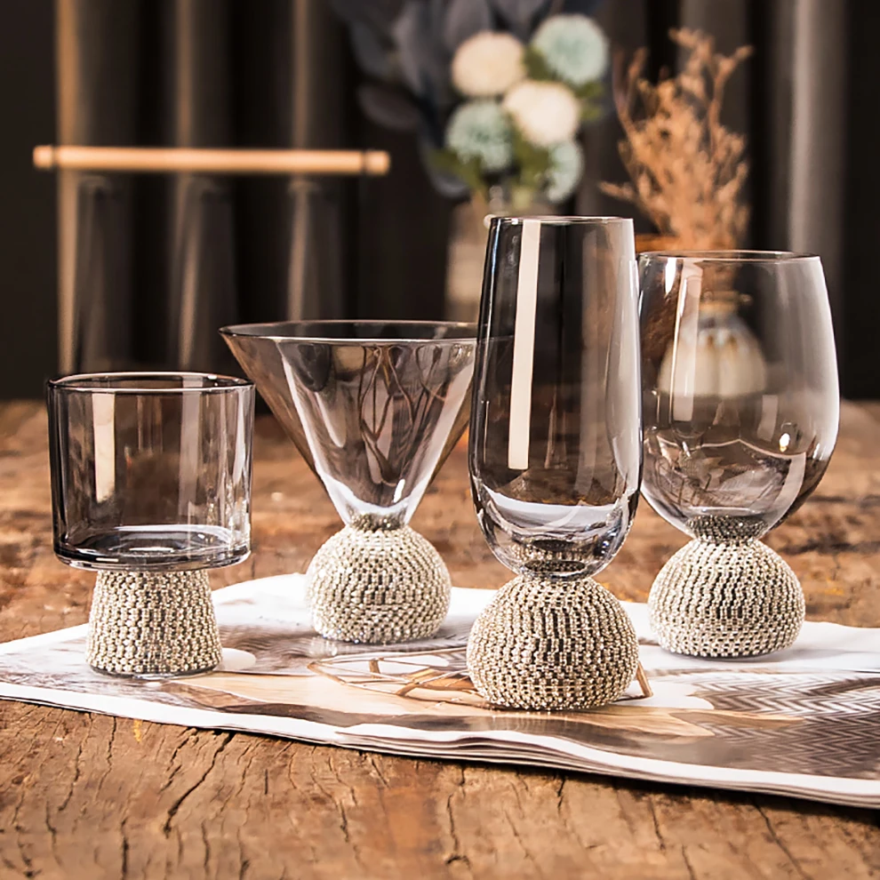 Customized Champagne Glasses With Diamond Handle Elegant Smoke Grey Crystal Drinking Cups Tall Glass Cup For Wedding & Party