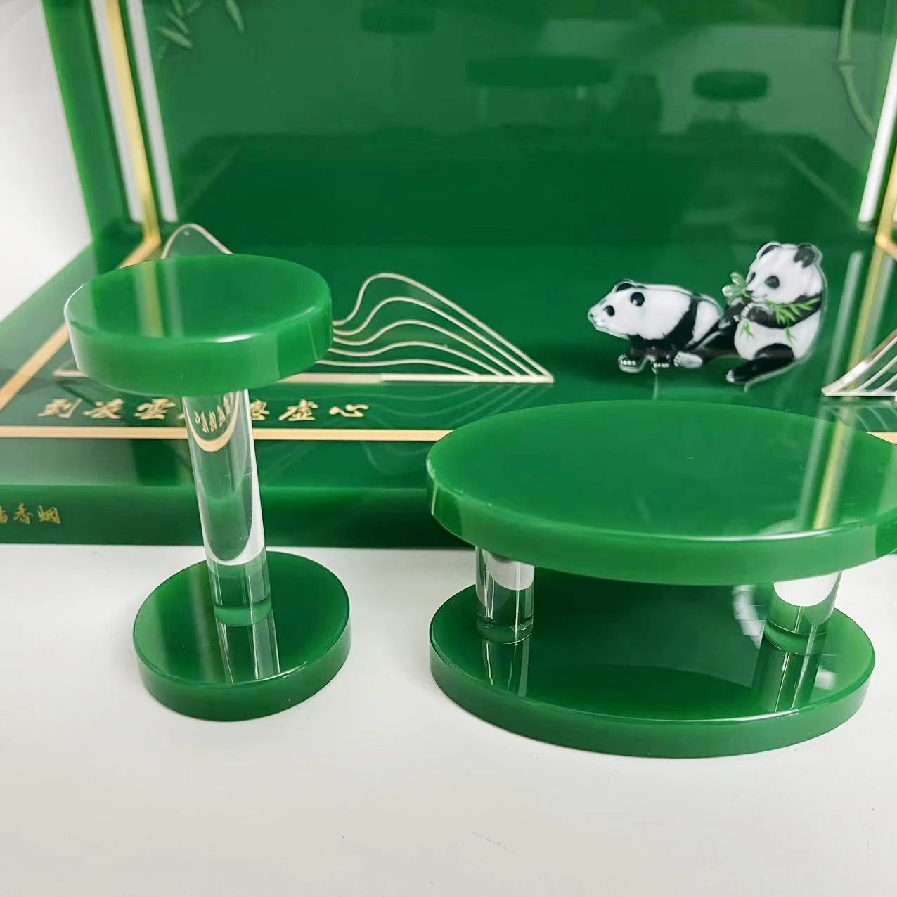 High Quality Acrylic Display Stand Removable Base Acrylic Display For Cigarette