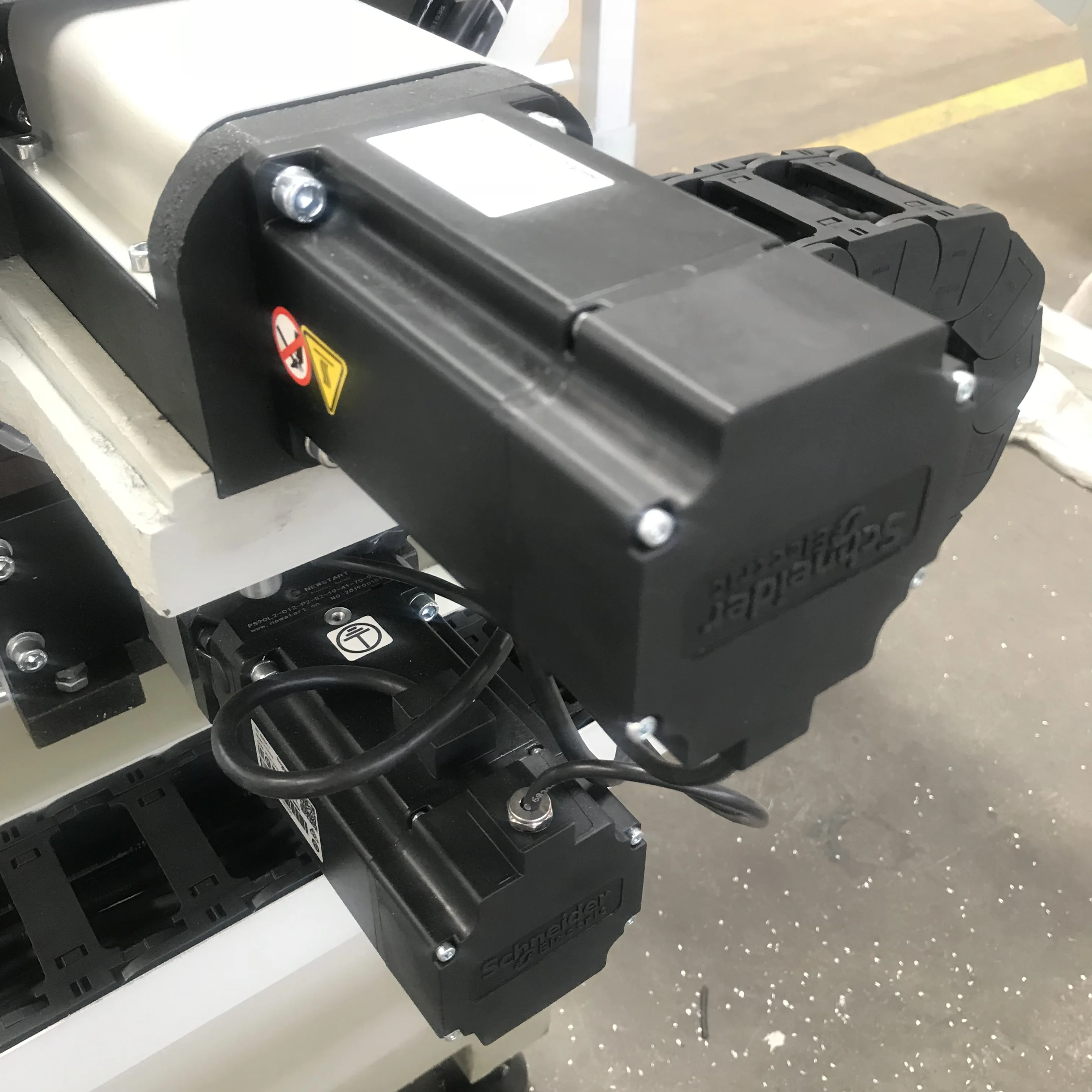 Aluminum Profile Window Hole Milling Machine CNC Copy Router For Window Doors