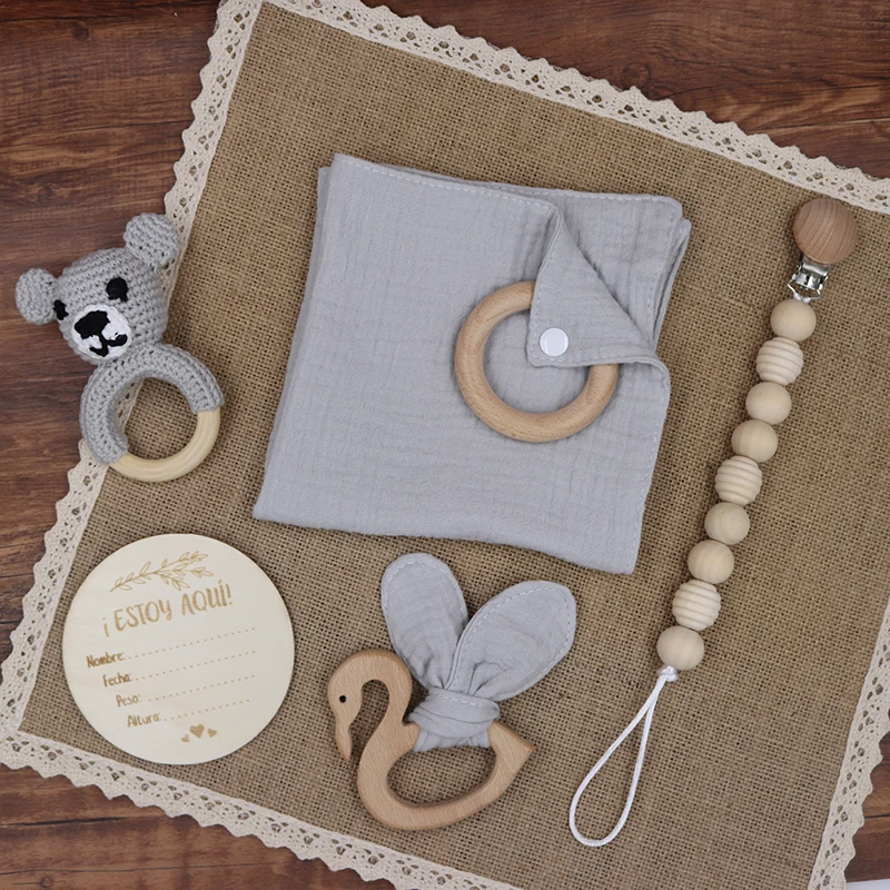 New Design baby wooden ring Comforter newborn baby  teething  toy milestone rattle Baby Wooden Teether Ringt