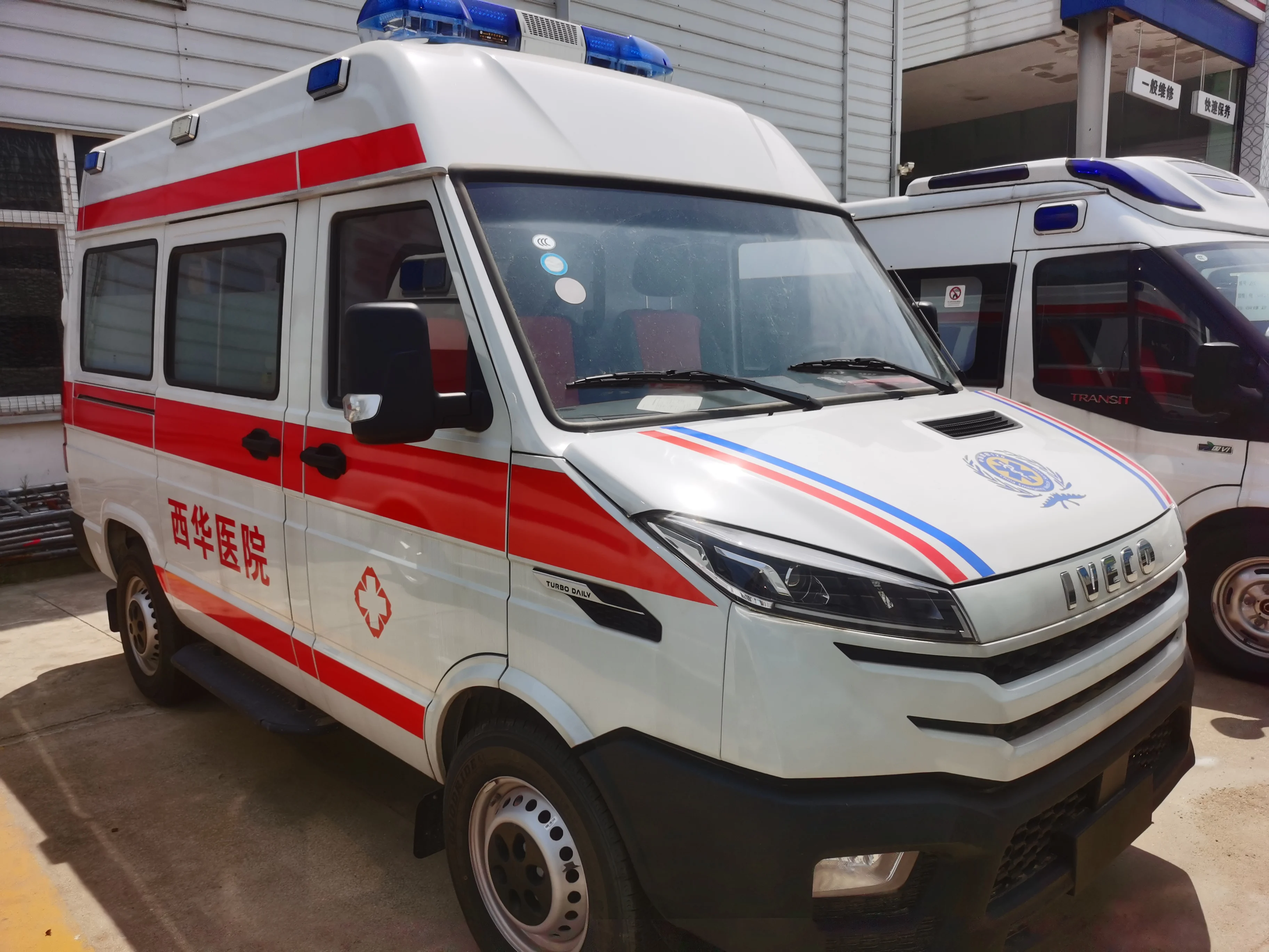 Professional Supply Out-of-hospital Medical Care VAN Medically Equipped Vehicle emergency Ambulances For Sale