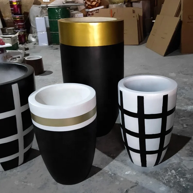 Factory Morden Wholesale Unique Fiberglass Vase Hand Paint Design Flower Pot For Home Decoration