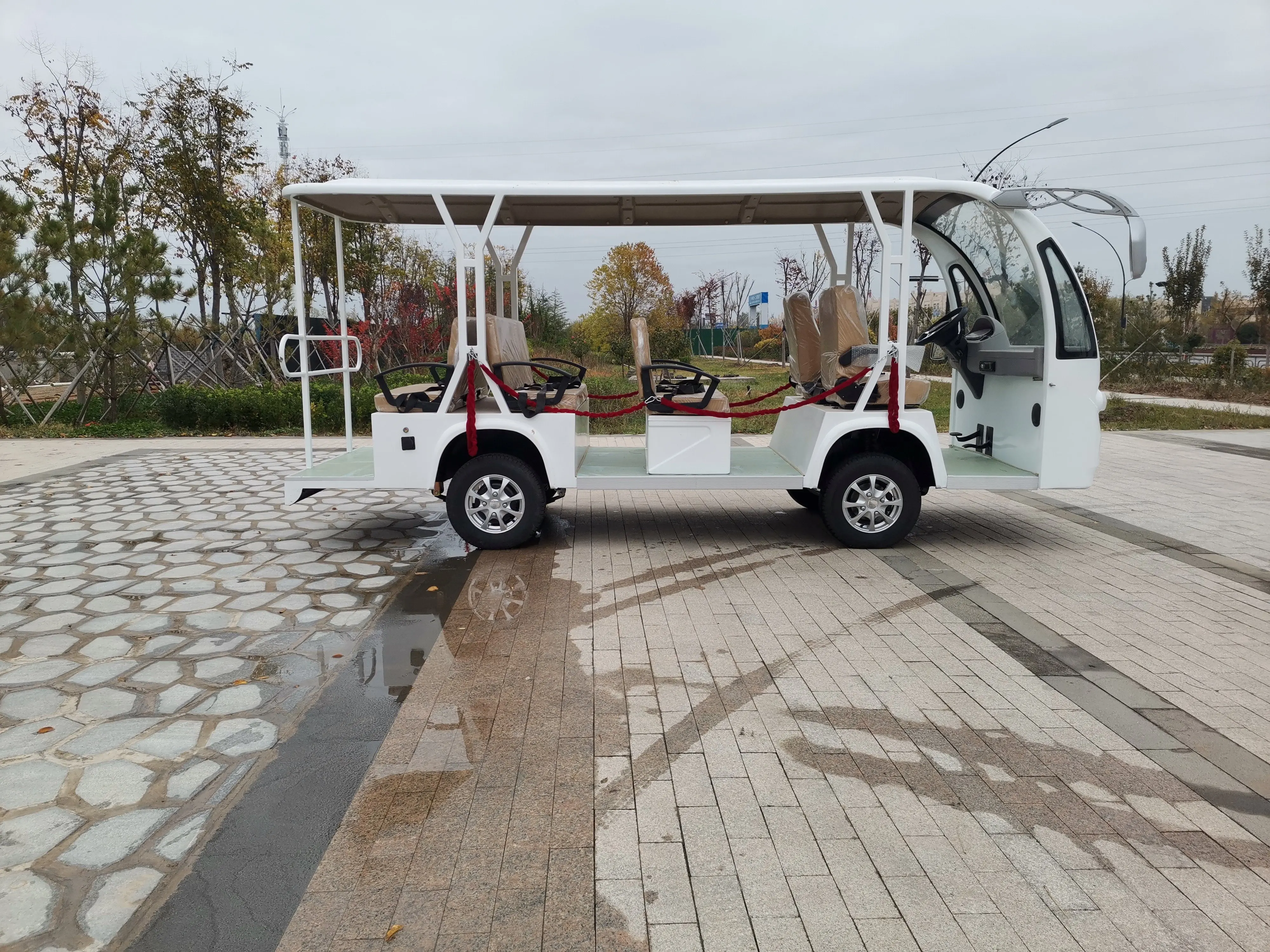 Mini bus Electric sightseeing car 20 seats  Golf cart lithium battery