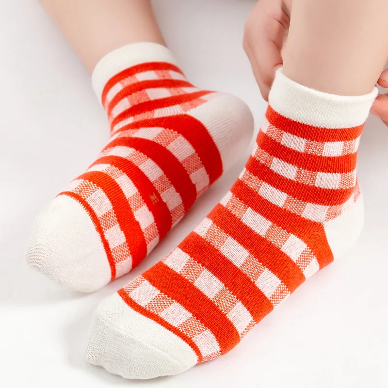 2023 New Cotton Socks for Boys and Girls Wholesale Combed Cotton Spring Autumn Baby Cartoon Socks for Children