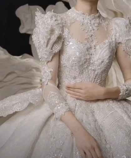 New Custom Design Long Sleeve Wedding Dress Dubai Luxury Lace Bridal Dress Ball Gown Long Train High Quality Wedding Dress