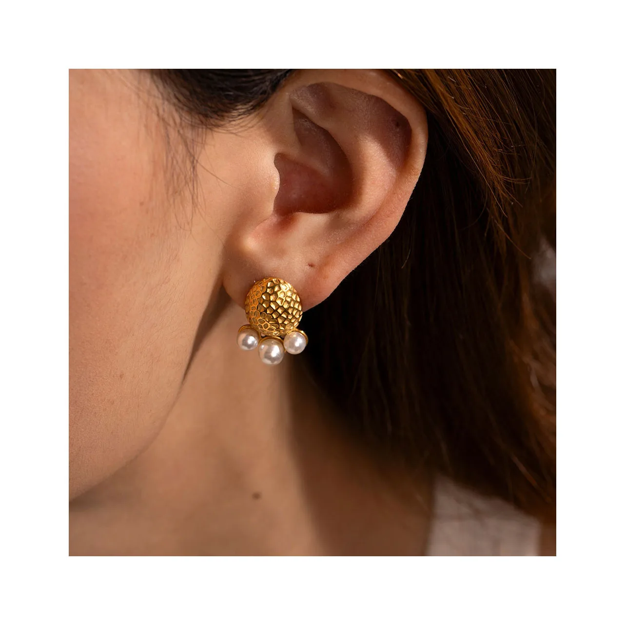 ERESI Fashion Jewelry New Arrival Pattern Inlaid Pearl Designer Style 18K Gold Plated Stainless Steel Pearl Earrings for Women