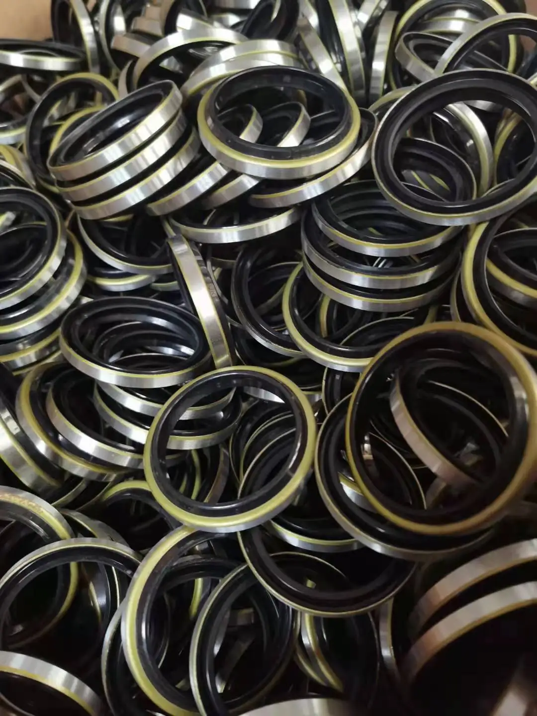 High Quality DKBI DKB hydraulic cylinder NBR + metal Dust oil seals Wiper Seals