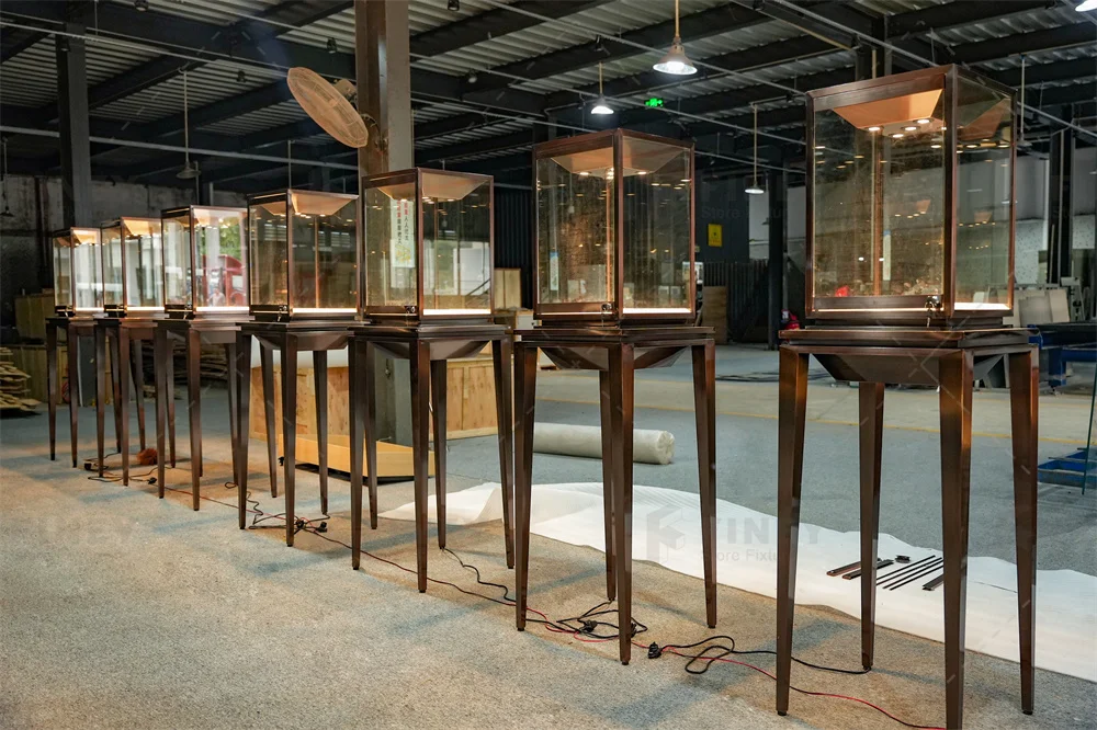 Custom Retail Store Glass Display Interior Kiosk Tempered Glass Vitrine Gold Metal Jewelry Display Showcase For Showroom