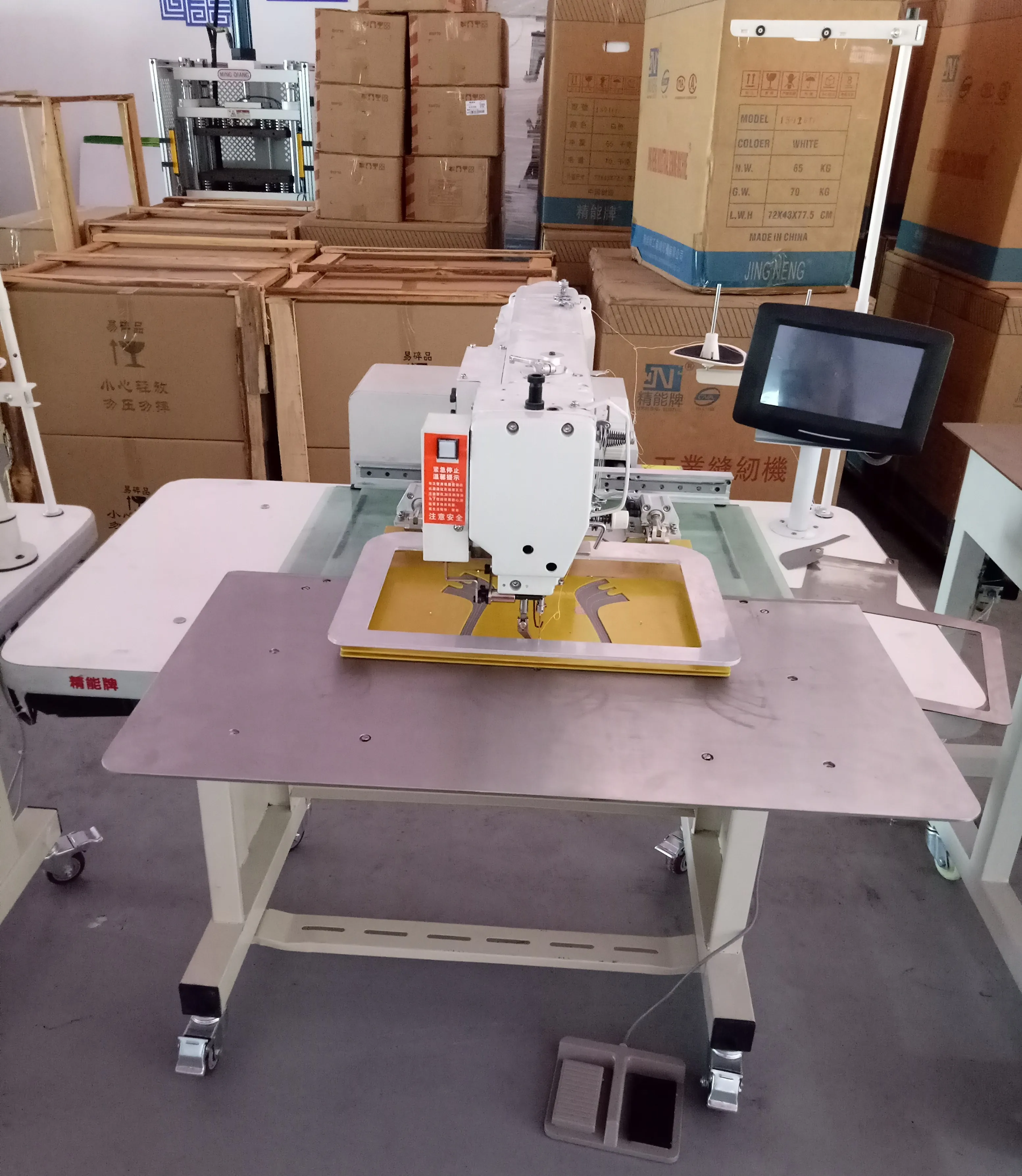 Automatic Industrial Computer Programmable Electronic Shoes Upper Bag Logo Pattern Sewing Machine