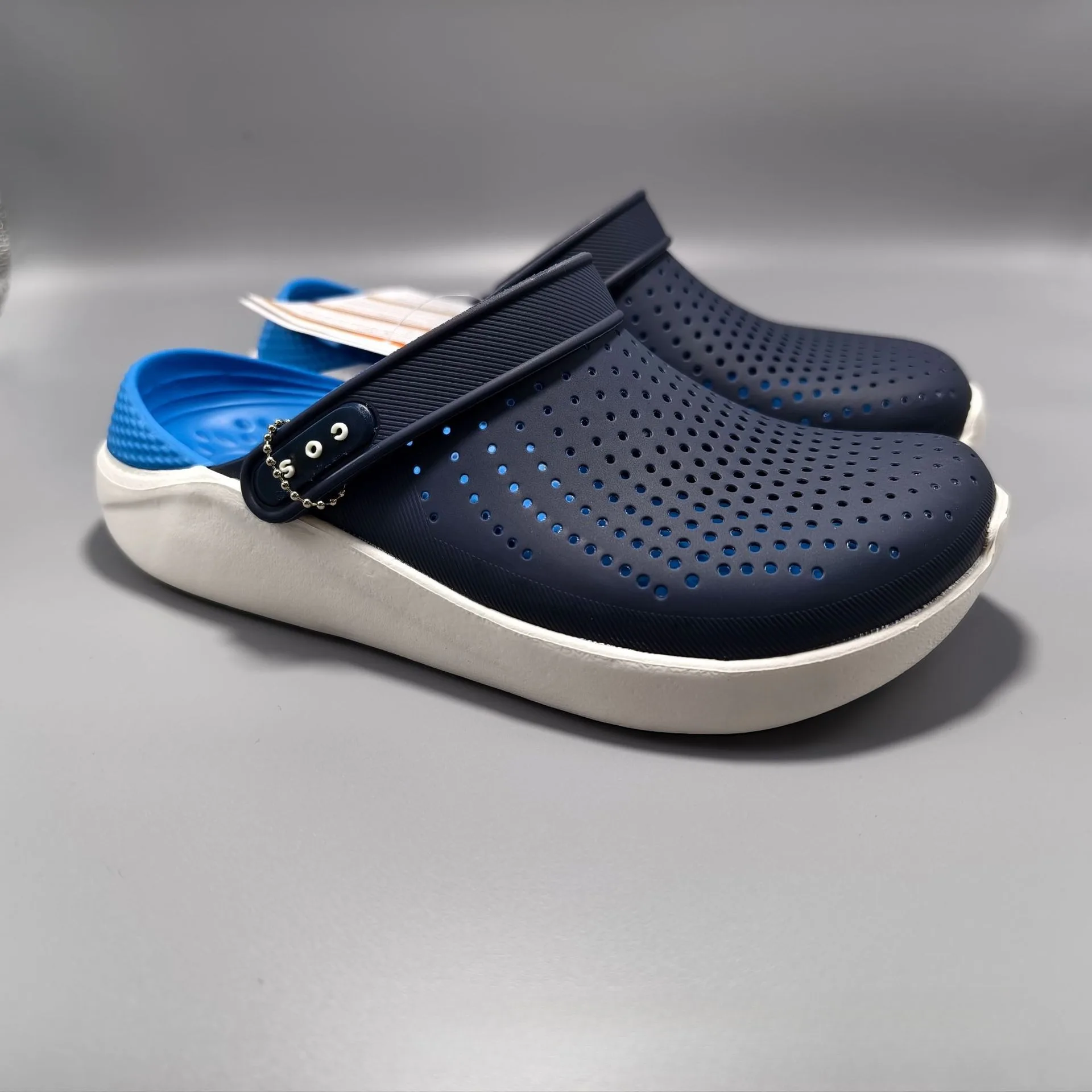 2023 Iteride Crog Flat Sandals for Men Women Lightweight Beach Shoes with EVA Rubber PVC Insoles Soft Comfortable for Summer